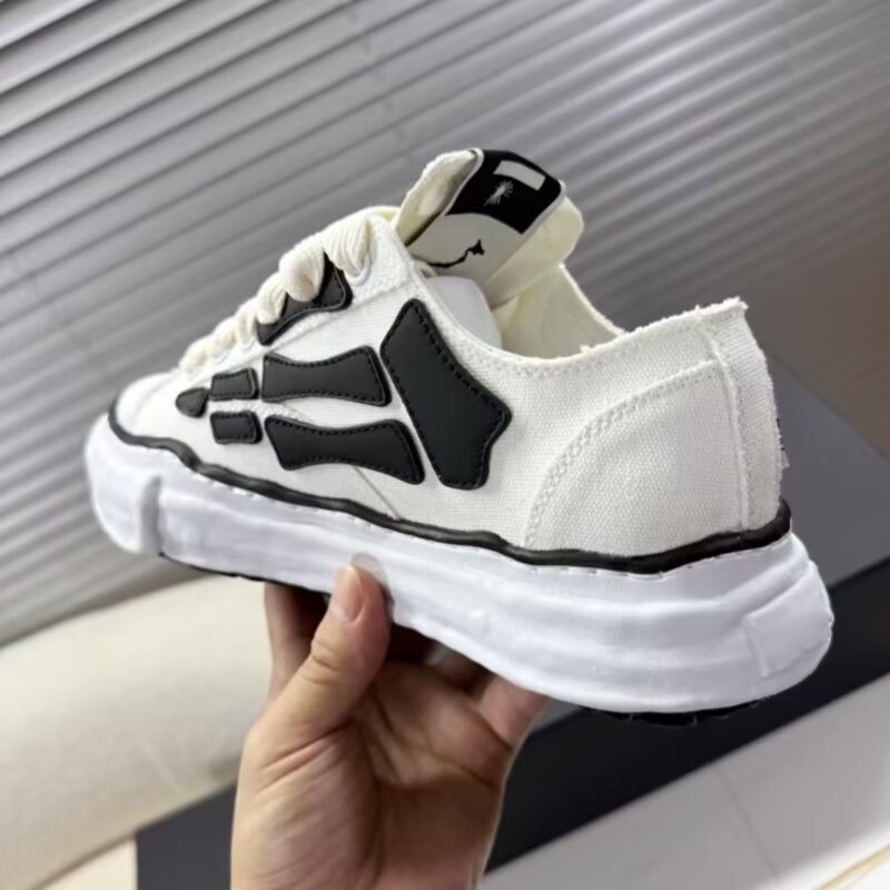 Dissolved Shoes For Both Men A - огляд і ціна Men'S Fashion For 30 Year Olds